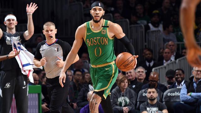 相邻的泳道 相邻的泳道