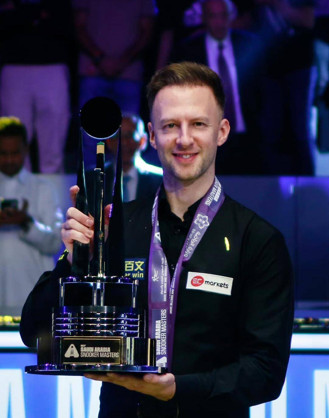 隊和明確的 隊和明確的